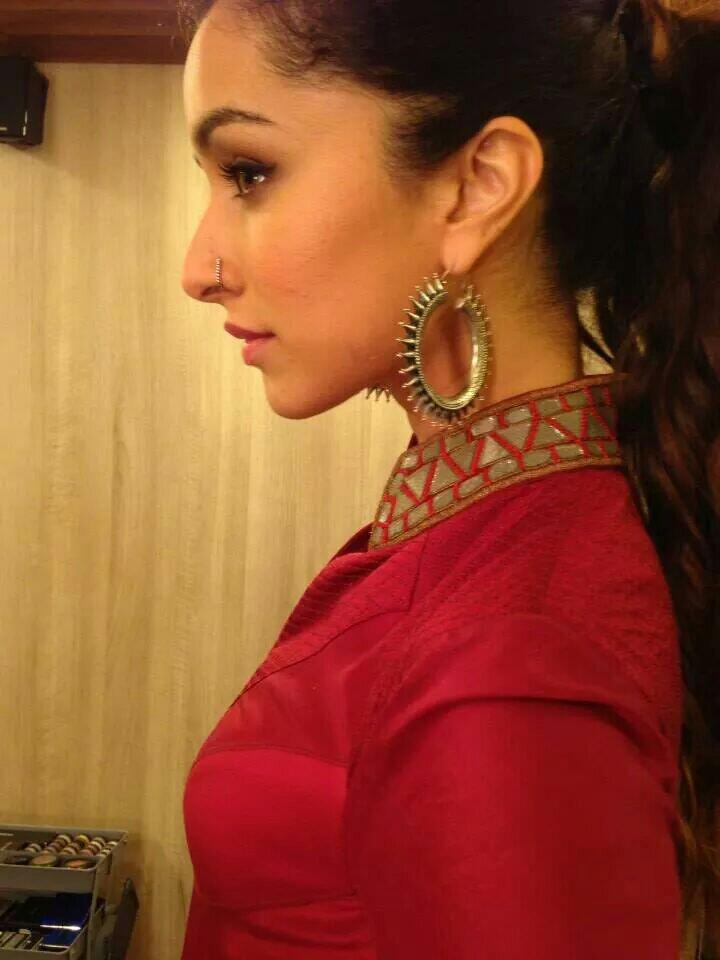 Shraddha kapoor cheap ear piercing