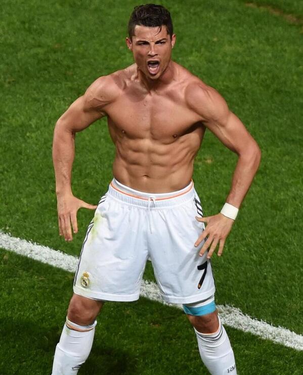 PeterLimVCF's tweet photo. No hacer nada en 120 min, marcar de penalti cuando ganas 3:1 y creerte que la final la ganas tú. Sí, así es Ronaldo. http://t.co/XLbqxEycqX