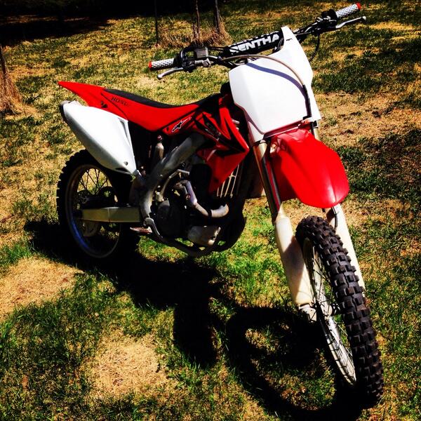 buddyawsome's tweet photo. Got big red all nice and shiny today http://t.co/BUFAksjAro