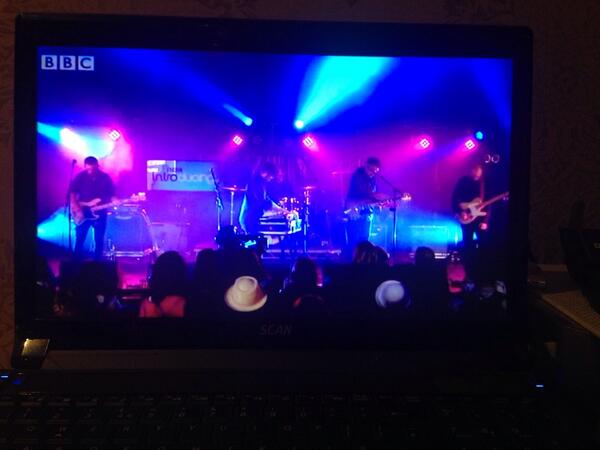 SonicallySelect's tweet image. Catching up on @RacingGlaciers at @BBCR1#BigWeekend. Reviewed them a few months ago, I did sonicallyselective.wordpress.com/2014/02/13/rac…