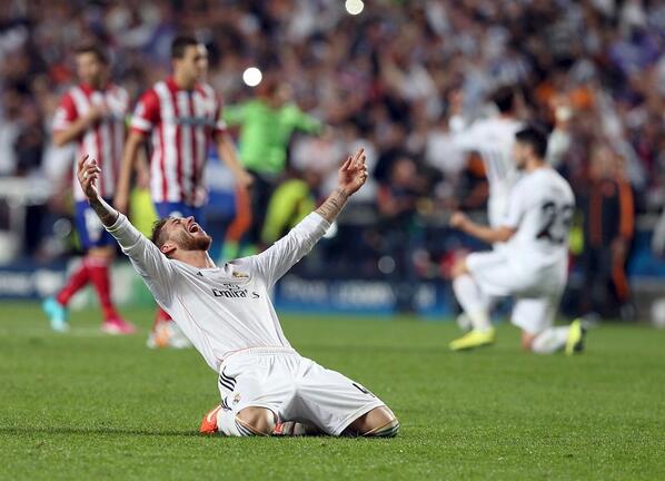 rtvenoticias's tweet photo. Así fue el gol de Ramos que da la vuelta al partido y fuerza la prórroga en la #FinalChampions http://t.co/sb7E57d6W9 http://t.co/gDbmdAOtB6