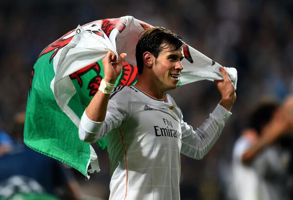 ClubwatcherNL's tweet photo. Gareth Bale is the first Welshman to score in a European Cup or Champions League League final http://t.co/gW7gNks25F http://t.co/NAQQ3g5eaM