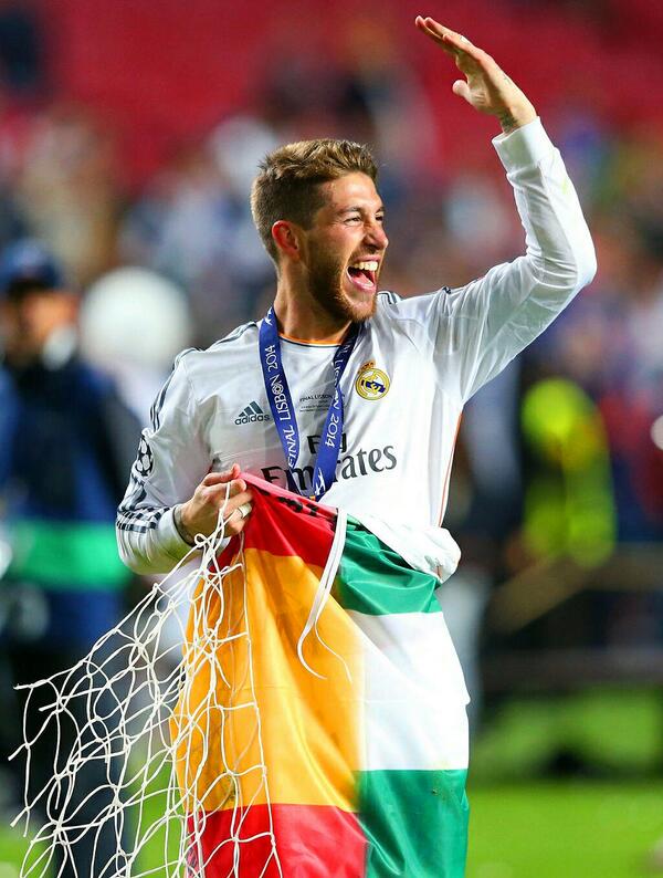 RaulArmando04's tweet photo. El mejor central del mundo. Ídolo y gran capitán;     no hay palabras, solo queda disfrutar. http://t.co/wwkUdlzvLx