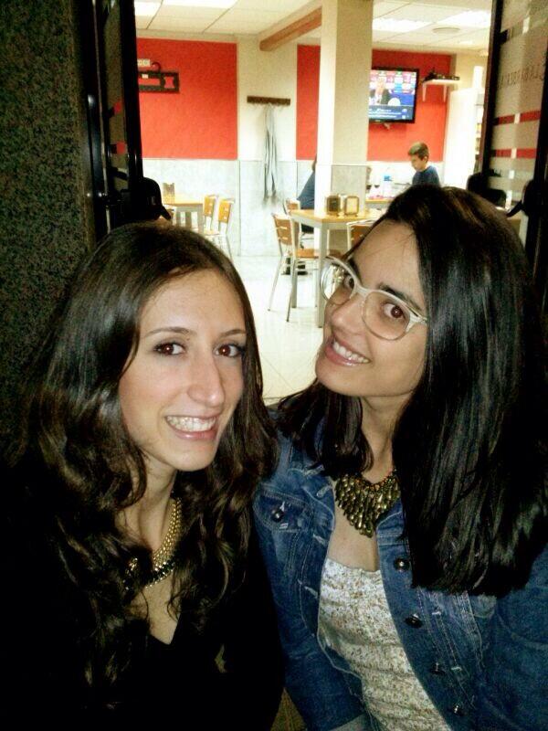 martagimenoh's tweet photo. Estudiant... con @TereLopez91. Patint😱😱 http://t.co/jGOqUQAWo3
