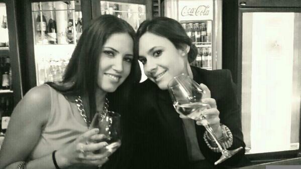 FatimaMJA's tweet photo. Empezams la celebracion con la gorda @88_lvi !! http://t.co/hKb4JmaeUc