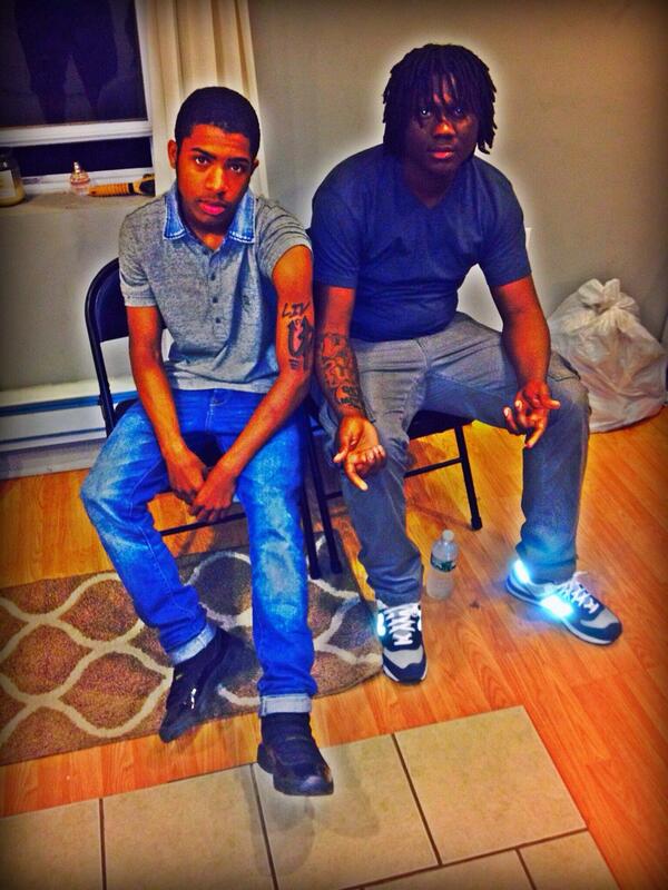 FeezyHoudini's tweet image. Lil tah my gunna man, cant tell em no say go #GetSomemoney #LivItUp @GratzSt_BOY