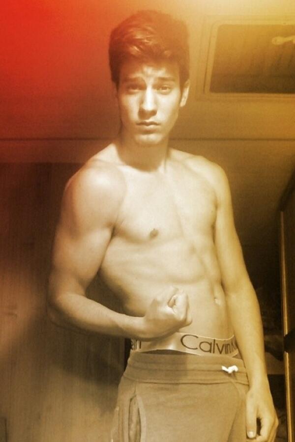 Alex_Gomeeez's tweet photo. Buenass :) http://t.co/dDiuahJggP