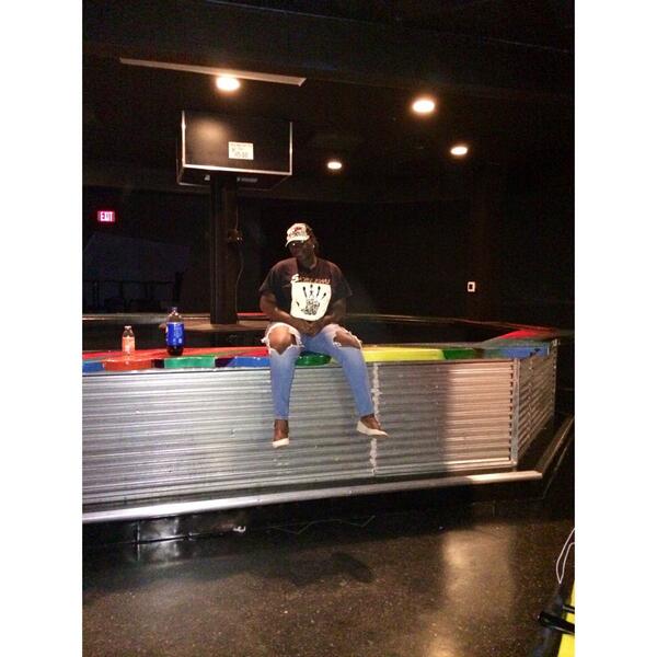TriggaSoPopular's tweet image. #GamVibes rehearsals 🙌