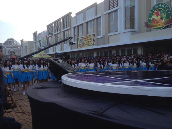 kincirdotcom's tweet photo. Gini nih teens kompaknya peserta #AudisiTeenebelle nari bareng @teenebelle_ID di @InboxSCTV_ http://t.co/vnioECln0Y