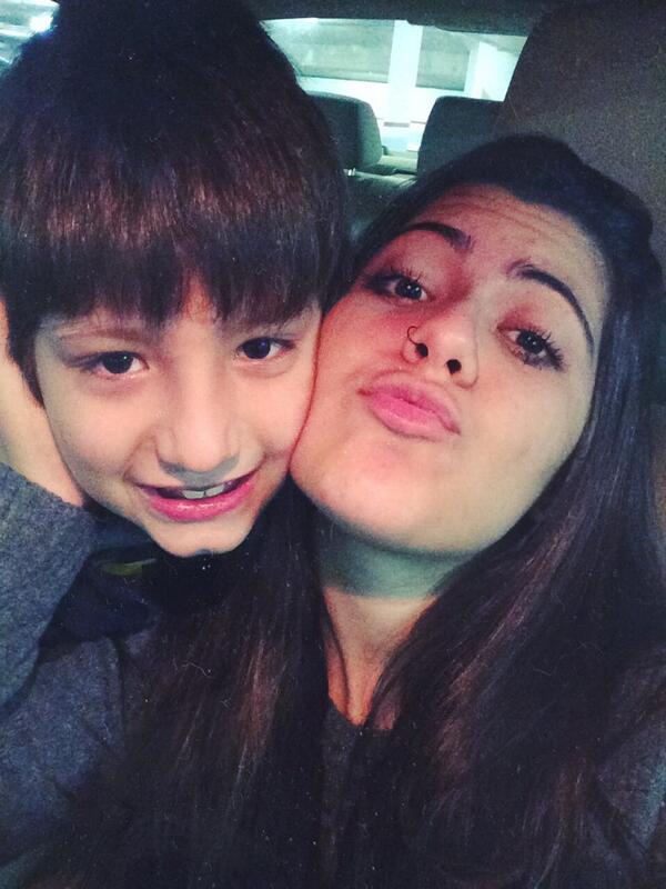 Biaa_Mouraa's tweet image. #bbzao #tagrande #chatopcaralho  😂💙