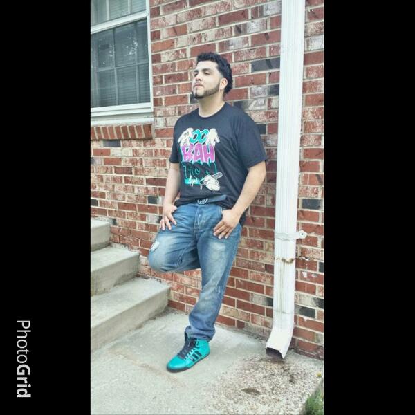 AJELKALLEJERO's tweet photo. omw to #OmegaLounge #hyattsville #maryland live on @ElZol1079 9-11p Feliz sabado got that @ambitiouzphrkclothing #dmv http://t.co/QdCZq2DDCE