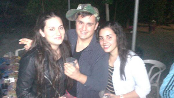 andrea92_cava's tweet photo. Los Pepelapera y el garrote!! http://t.co/E6DubgSujC