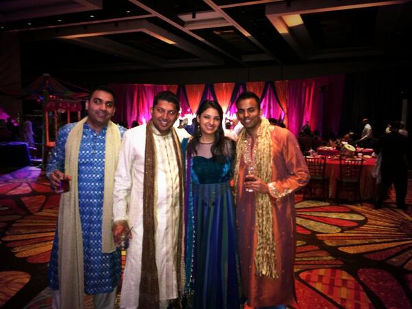 AkhilPatelMD's tweet photo. Great photo with @pateltimes and Vandana at #vishoti #vishaalandjyoti http://t.co/5lFvcr3uBZ