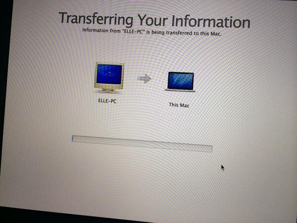 lovablepigeon's tweet image. I love how my Mac displays my old laptop as a fat yellow desktop 😂 #PCprobs