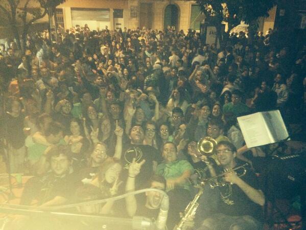 OrquestraFestuc's tweet photo. Foto #finaldefesta al #30èEsplai. Quina passada! Ens ho hem passat genial! http://t.co/psLsFyWwlQ