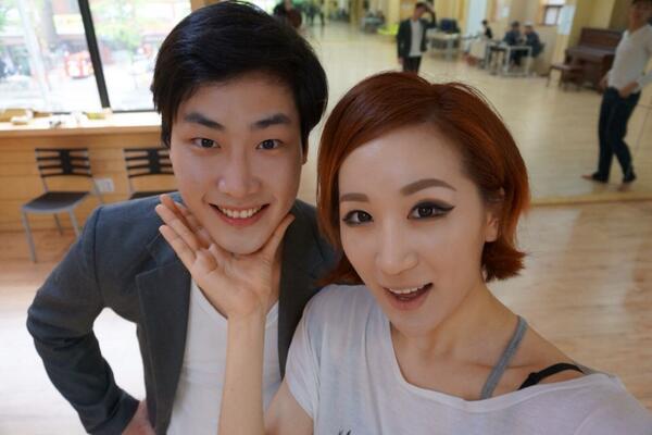 Mnet_Dancing9's tweet photo. [#댄싱9 시즌1 앵콜 갈라쇼! D-4]
주말 연습 현장! 오랜만에 만난 레드윙즈 남진현-이루다의 케미넘치는 무대와 김명규의 매력만점 무대가 다가옵니다. 멀리 가지마세요~! 댄싱9시즌2: 6/13일(금)밤11시 http://t.co/EaLyDRvqao