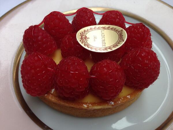 #passionfruit &amp; #framboise tart @MaisonLaduree #coventgarden #delicious! May I have 3 more please?!