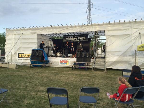 FtSaskSloPitch's tweet photo. C'mon down to the diamonds and support #andysplayground bring a chair! Whiskey boyz are about to take the stage! http://t.co/vRetdAWBtM
