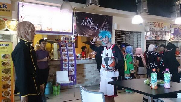 Shonengakure's tweet photo. Kuroko aja ke Little Cafe masa kamu engga :v http://t.co/eHCcd9cGp2