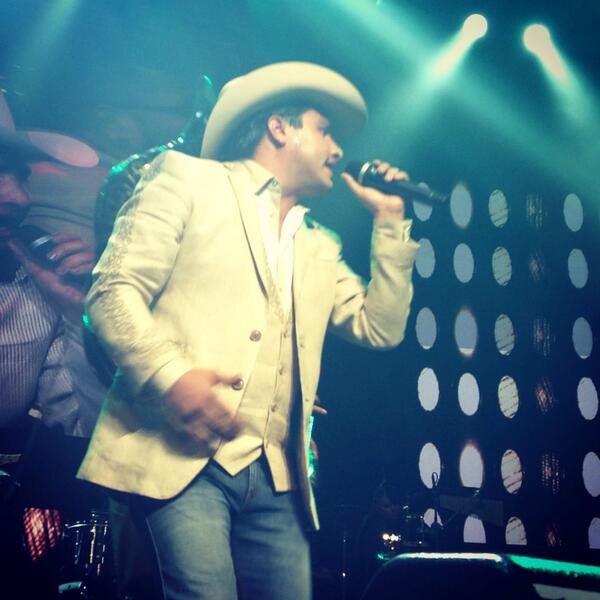 anabarbaramusic's tweet photo. Que agasajó escuchar a @julionalvarez83 que manera de cantar!#Nokia http://t.co/WIirVmEN2K