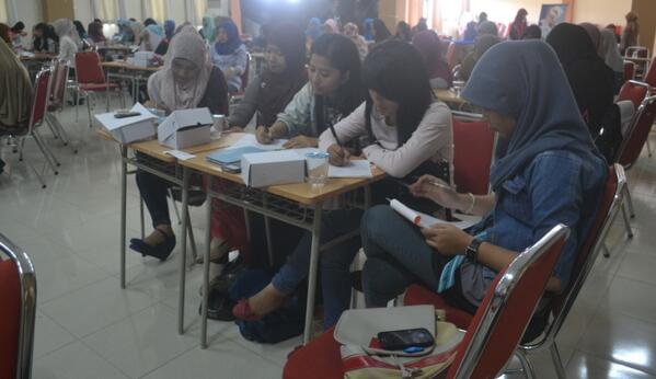 yang pada konsentrasi nih di Writing Contest.. :D
#TrainingKepenulisandanPublikSpeaking
