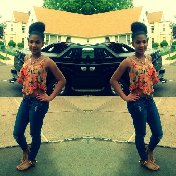 ReallTruu's tweet photo. With Mamii Love You Mami <3 http://t.co/w76QkBXysx