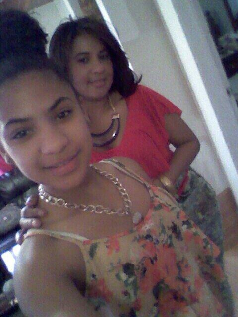 ReallTruu's tweet photo. With Mamii Love You Mami <3 http://t.co/w76QkBXysx