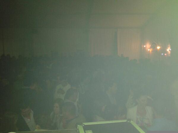 MusicSensation1's tweet photo. AMANECE EN LA CARPA Y ESK CADA AÑO VAMOS A MAS http://t.co/mCXLNL9yM6