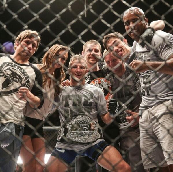 JustinBuchholz's tweet photo. He did it! #ufc #champion #teamalphamale #tam http://t.co/kPklsCIOWo