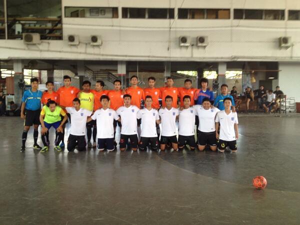 BoomFutsal's tweet photo. Siapakah pemenang di antara 2 peserta semi final 7th Anniversary Futsal Tournament @IndoManUtd_PLG vs @FCBrownis ini? http://t.co/t0JYRXScqV