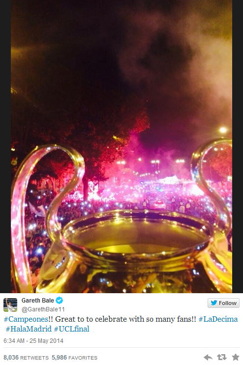 voetbalzonenl's tweet photo. Zomaar een moment van Gareth Bale tijdens de viering van de Champions League op Cibeles. http://t.co/TBftjkgYVN