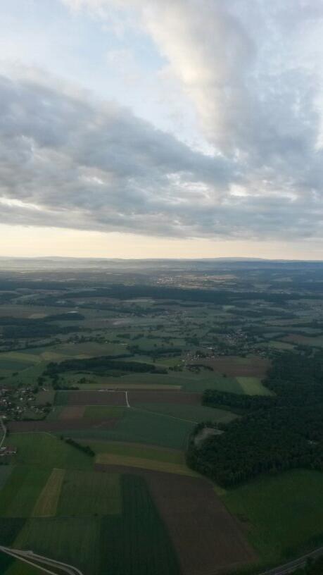 Fanfan070's tweet photo. Vol en montgolfière ce matin !! Yepa trop bien!! http://t.co/nvtUPmZAOm