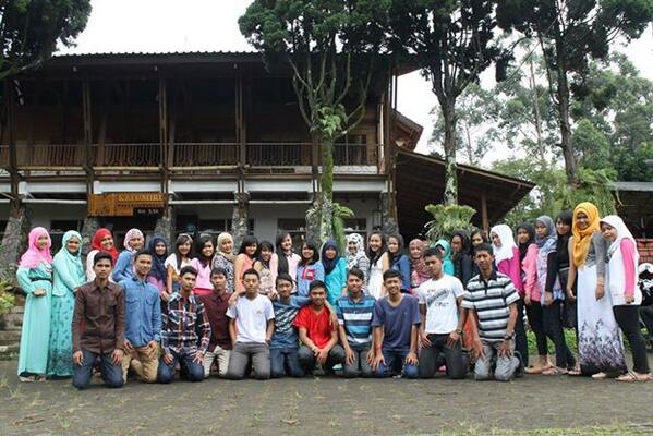 BudakIPS2's tweet photo. Calon-calon orang sukses nihhh , Aamiin yaa Allah :) http://t.co/zb6wL34P7g