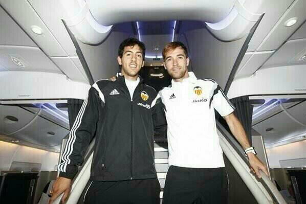 ValenciaVines's tweet photo. Primeras imágenes del nuevo chándal Adidas del @valenciacf. http://t.co/k7Nf13jKaB