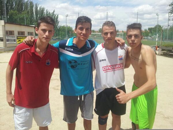 _adnaya's tweet photo. @AbrilDani @JorgeGarM3 @RubenFernaandez @alexrobles_96 ¡¡Campeones!! http://t.co/lgfL9ROUth