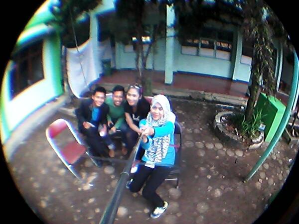 Nih mc dari kerudung zebra:) <a href="/mrfaza/">F!</a> <a href="/ayusarain/">Ayu Mardha</a>