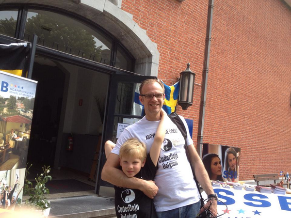 kallstenius's tweet image. It's a beautiful Sunday to teach young talents how to code in Waterloo! #CoderDojo #coderdojobelgium