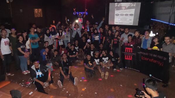 Terimakasih parawhores .. *Crowded* <a href="/ParamoreTasik/">Paramore Tasik</a> <a href="/paramoreBDG/">PARAMORE BANDUNG</a> <a href="/paramoreKRW/">Paramore KARAWANG</a>