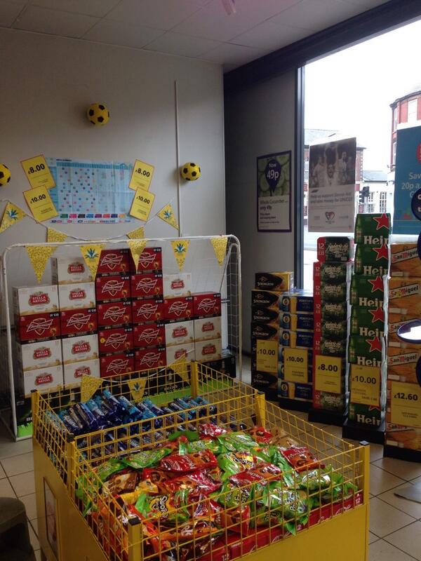 World Cup corner!! <a href="/Gary_Williams9/">Gary Williams</a> <a href="/pw_wes/">Philip Weston</a>