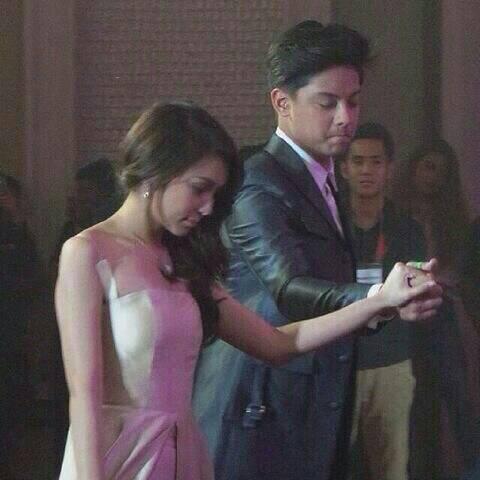KaDreamersWorld's tweet photo. #KathNielAtThe45thGuillermoAwards #KathNielPrinceAndPrincessOfPhilippineMoviesAndTV after GGV. cto http://t.co/ziwlIkI9dJ