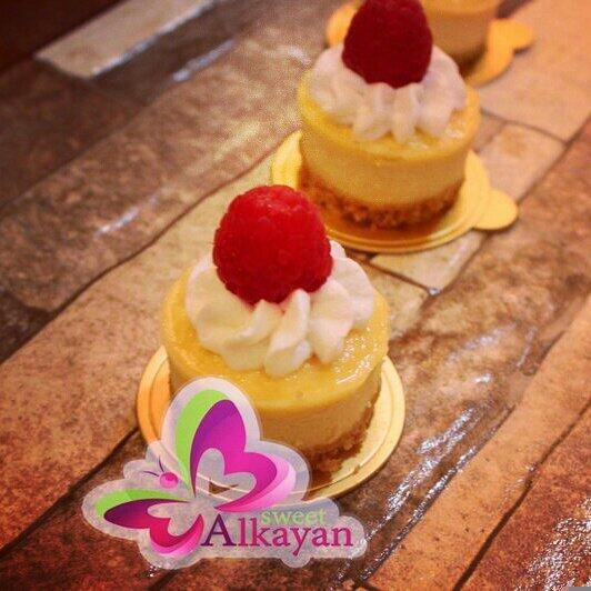 alkayan_sweet's tweet photo. ميني تشيز كيك التوت http://t.co/Em5c8J0GKX