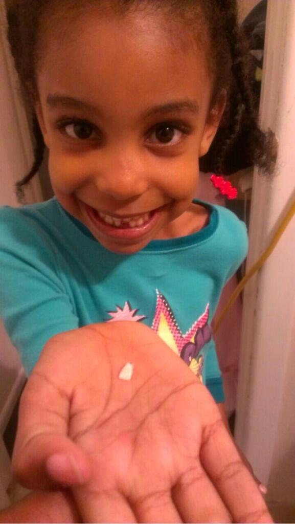 xBrieeAlexisx's tweet image. My neice just lost her first tooth. I'm not ready for her to grow up yet! #toothfairycame #stayababy #crazyauntie