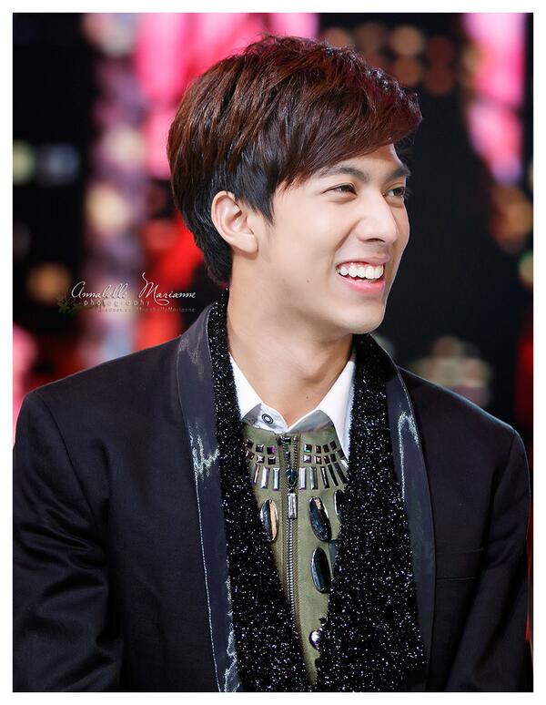 ++++ ภาพบอกเล่าเรื่องราว "กั้ง วรกร" รายการ Star Stage  ++++ pantip.com/topic/32103338 #thestar10 <a href="/kangvorakorn/">กั้ง</a>