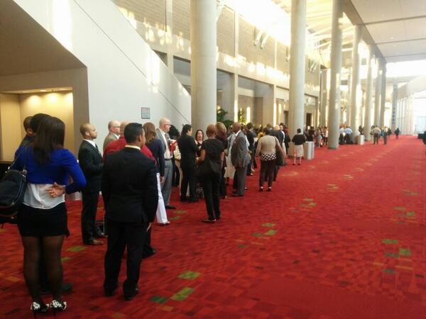 OrganoGold's tweet photo. The line is already started! Day 2 in #Atlanta will soon be underway. #AtlantaVIP http://t.co/oU5Vdo19H7
