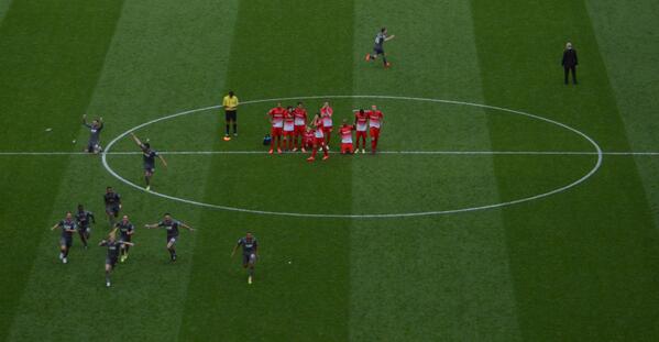 SkyBetLeagueOne's tweet photo. PHOTO: Penalty shoot out joy &amp; despair #PlayOffFinal http://t.co/70UVVG3DoD