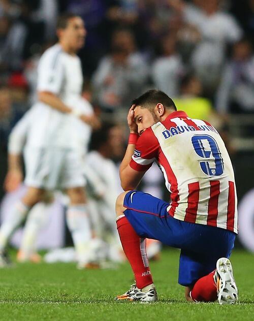 MotivacionesF's tweet photo. Caer esta permitido pero levantarse es OBLIGATORIO... http://t.co/ZtlqPIymnJ