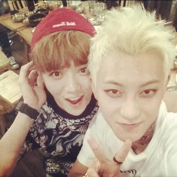kaiyunSportVip's tweet photo. 140525 TAO IG update: "hztttao
鹿哥说要亮一点哈哈哈哈哈 루한형이 포토샵더해달래 ㅋ ㅋ ㅋㅋ" http://t.co/FtWAuoXLpa