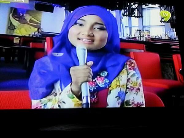 DAC_aehrum's tweet photo. Share Pic @FatinSL  di tv malaysia http://t.co/5ayWxppyaZ