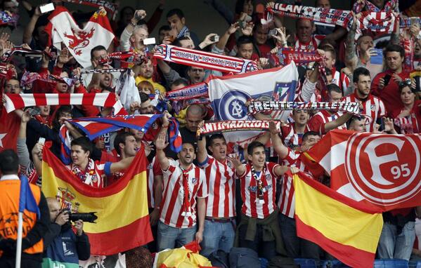 manueljesus100's tweet photo. Soy del madrid  pero tengo que reconocer que tienen una gran aficion #HalaMadrid  #LaDecimaEsNuestra http://t.co/sdAnjQNLRd