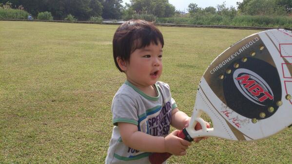 Kosei practice volley!!!
cool! paddle so big!!